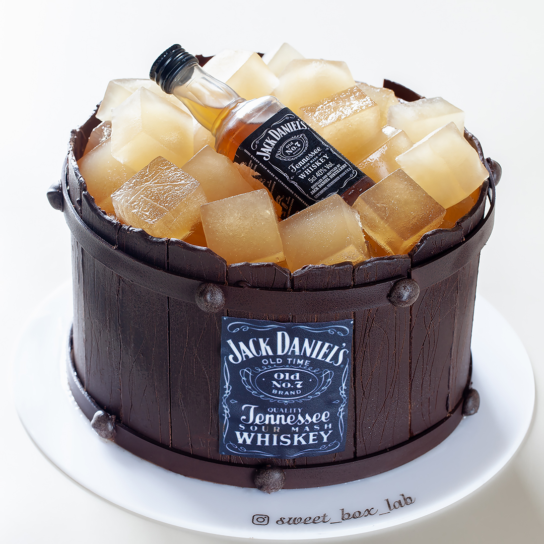 Мужские торты на заказ в Краснодаре — Sweet Box